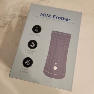 Black and White Kitchen Tools Milk Frother